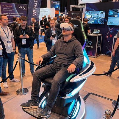 Plate-forme de mouvement VR à 3 axes en alliage d'aluminium, chaise de croisement VR avec conception compacte de véhicule spatial